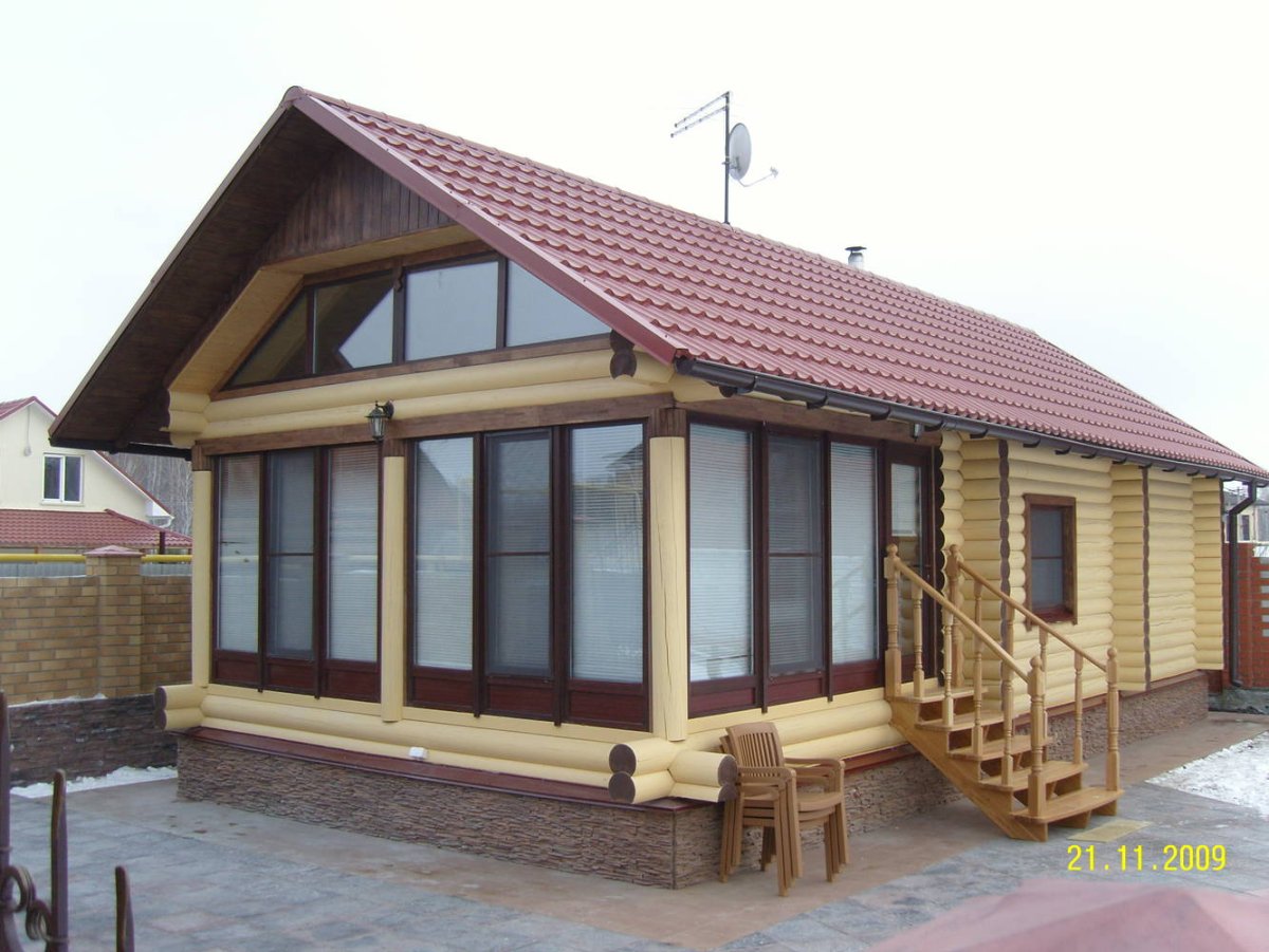 Застекленная веранда с камином