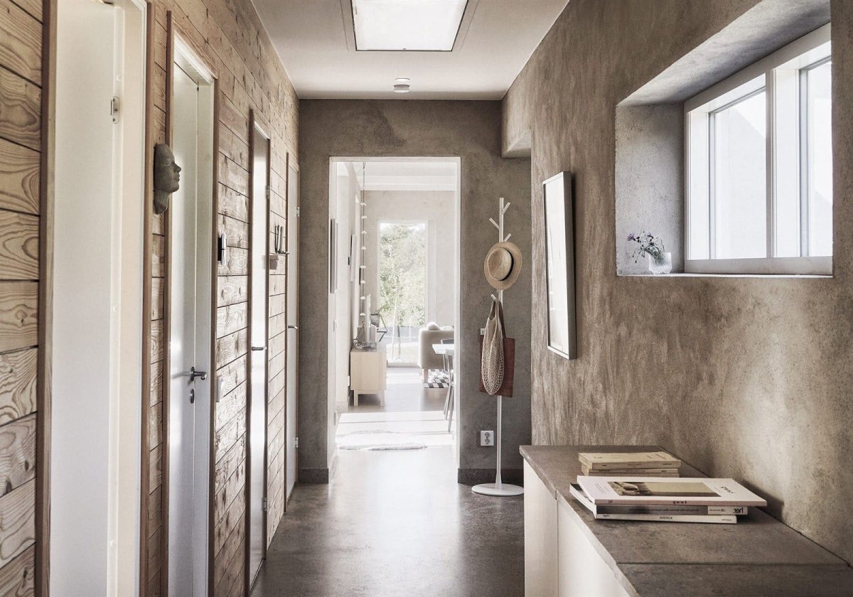Прихожая с бетонными стенами
