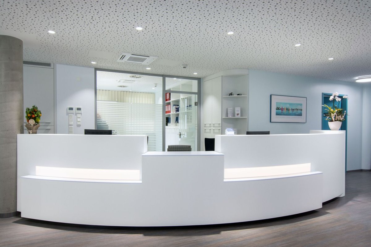 Ресепшн медицинского центра