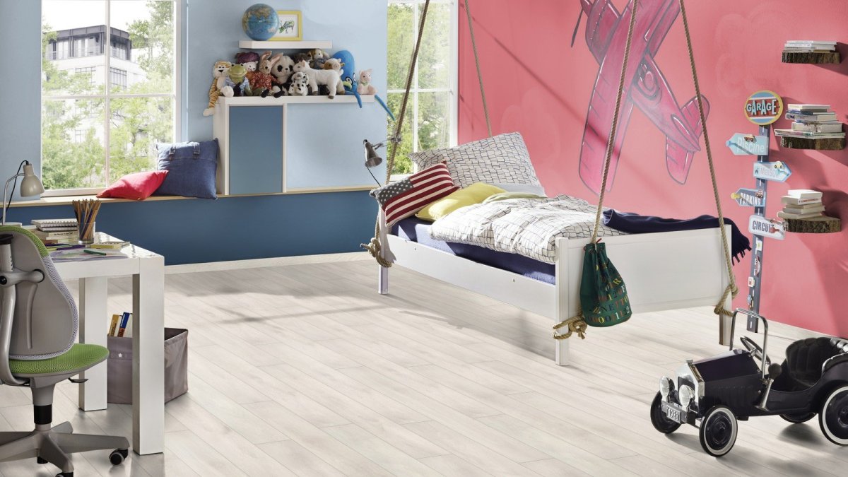 Детская мебель коричневая белая