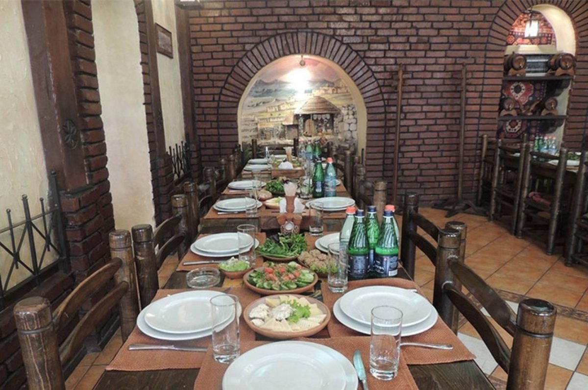 Тапчан в Восточном стиле