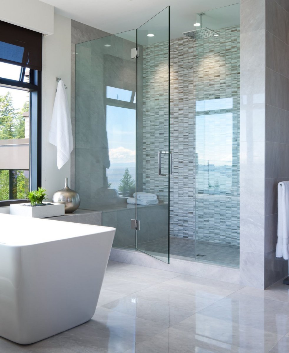 Стеклянная перегородка для ванной