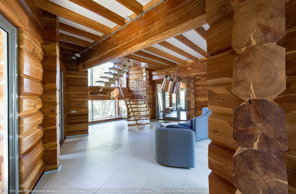 Дом из кедра ручной рубки