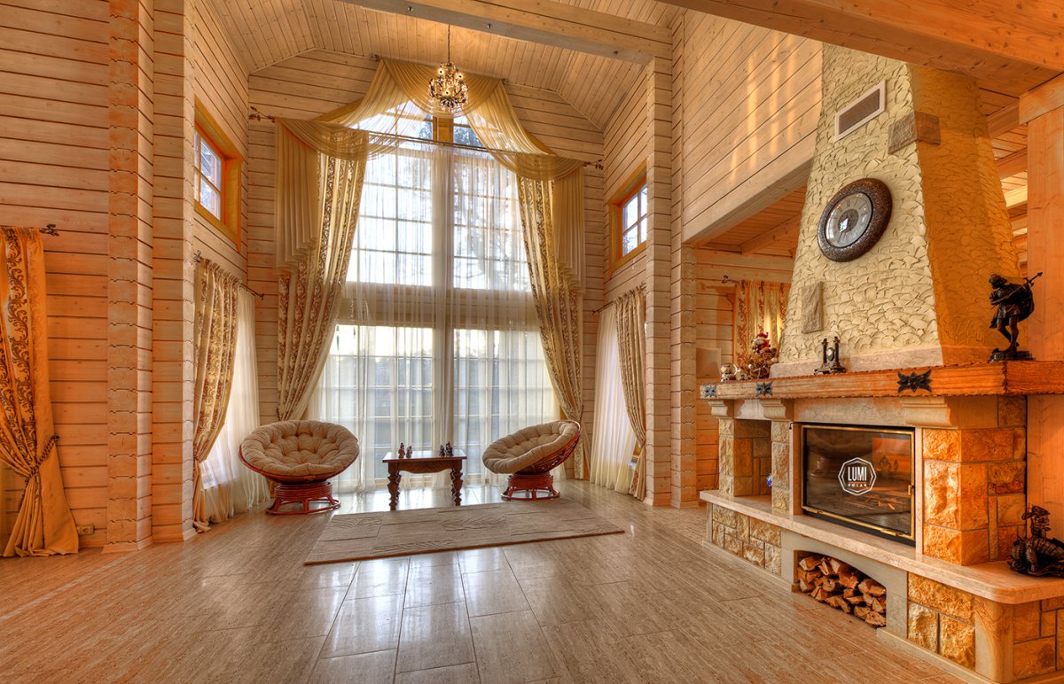 Деревянный дом внутри