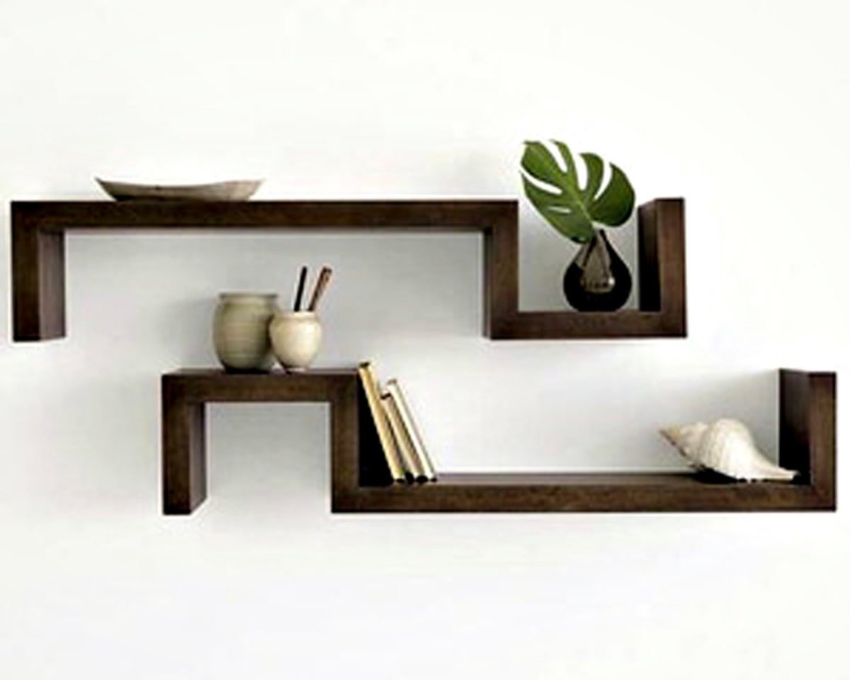 Полки настенные в сочетании с керамогранитом