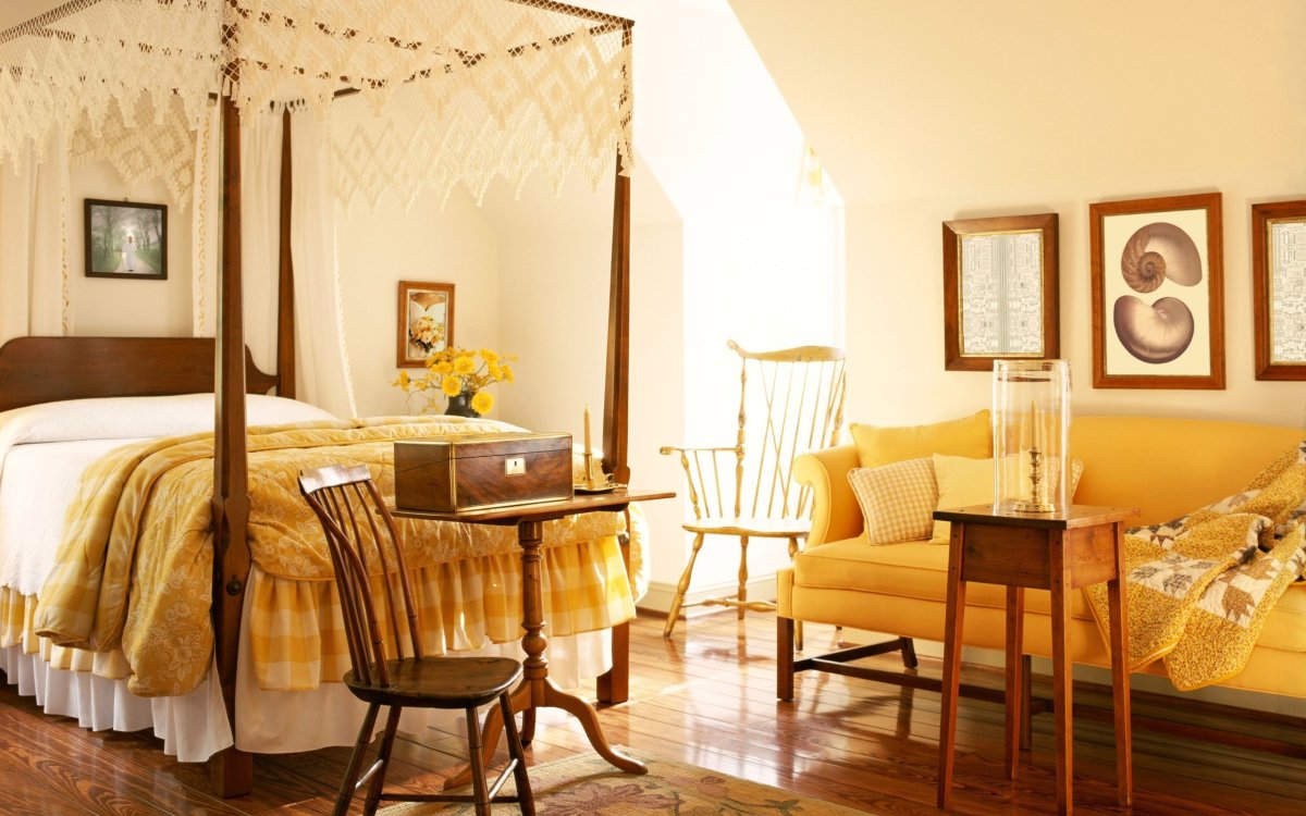 Медовый цвет стен в интерьере