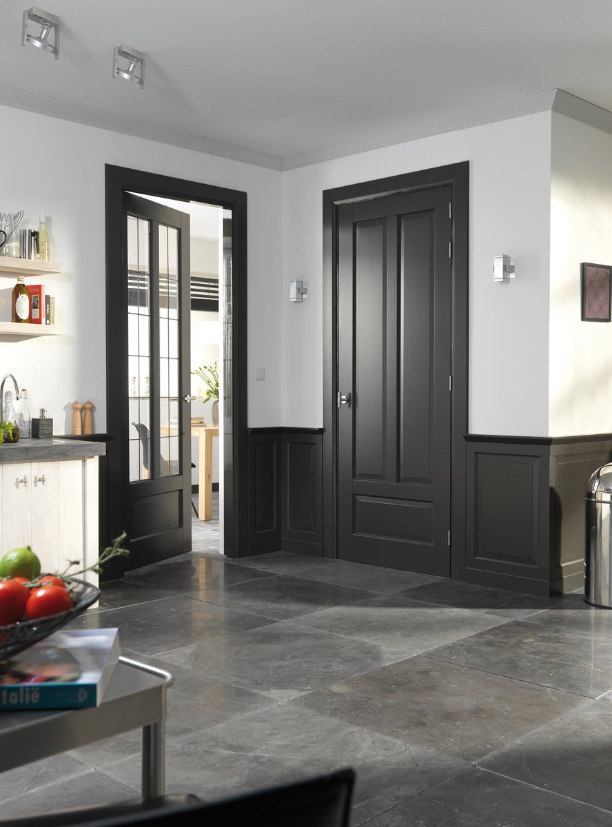Серые двери в интерьере