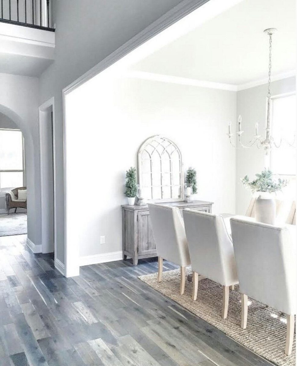 Серый пол в интерьере