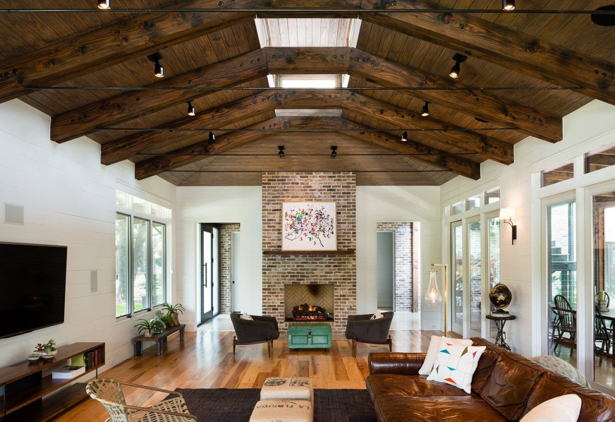 Деревянные потолки в дизайне интерьера