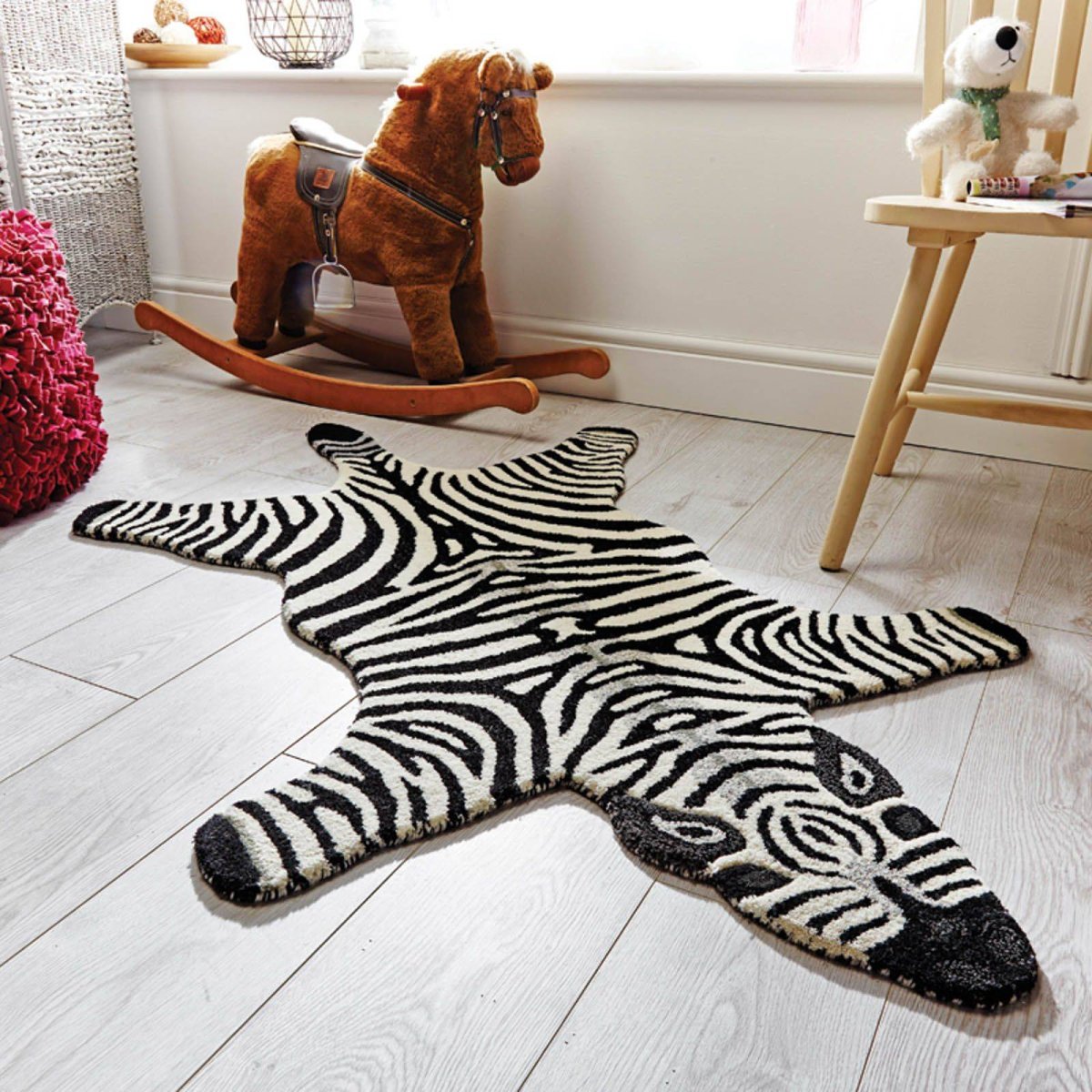 Коровья шкура в гостиной