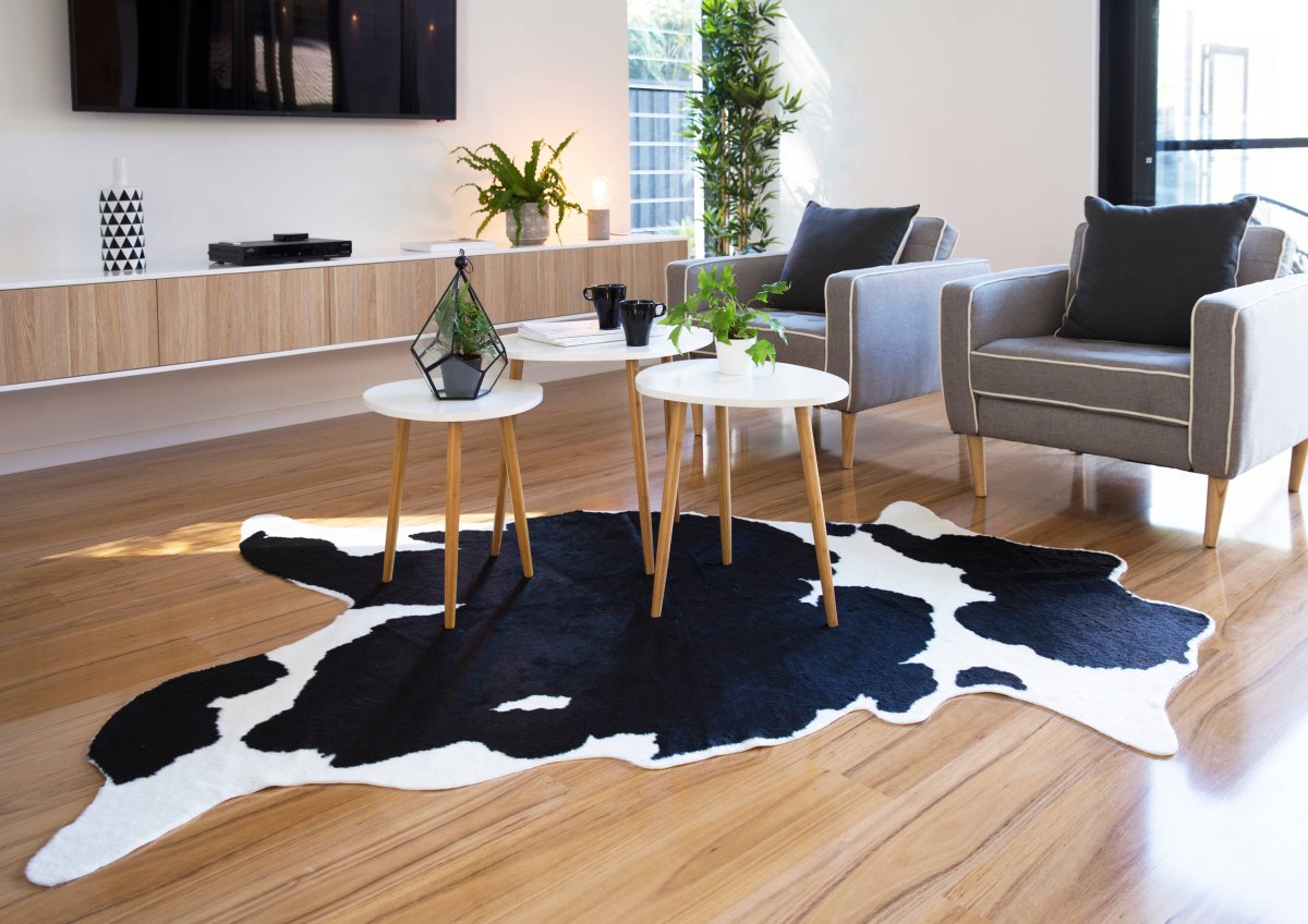 Шкуры в интерьере гостиной