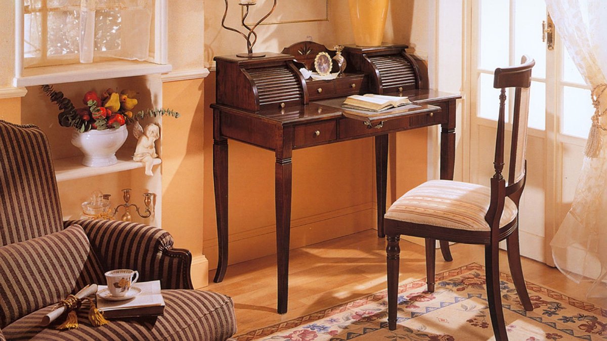 Синий секретер в интерьере