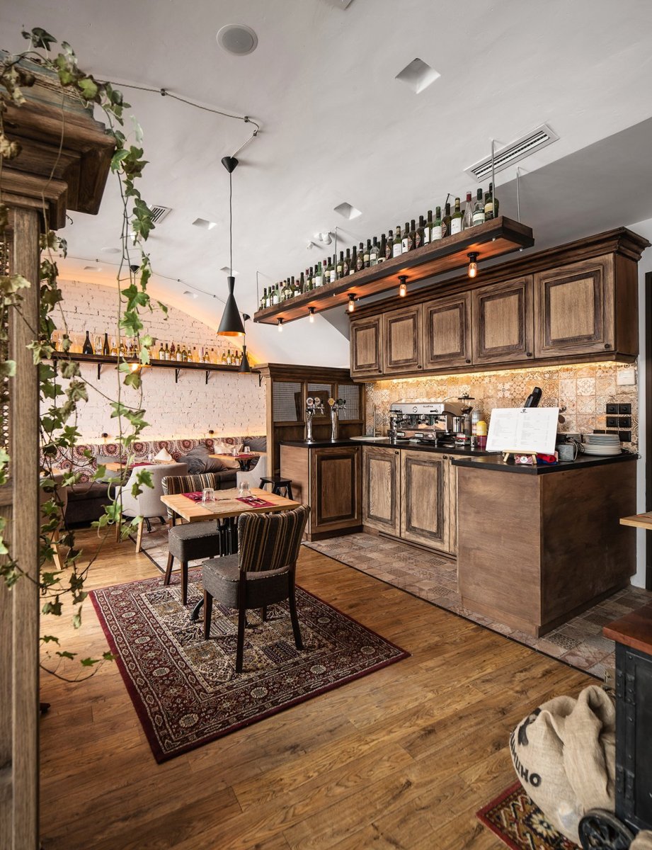 Интерьер ресторана кавказской кухни