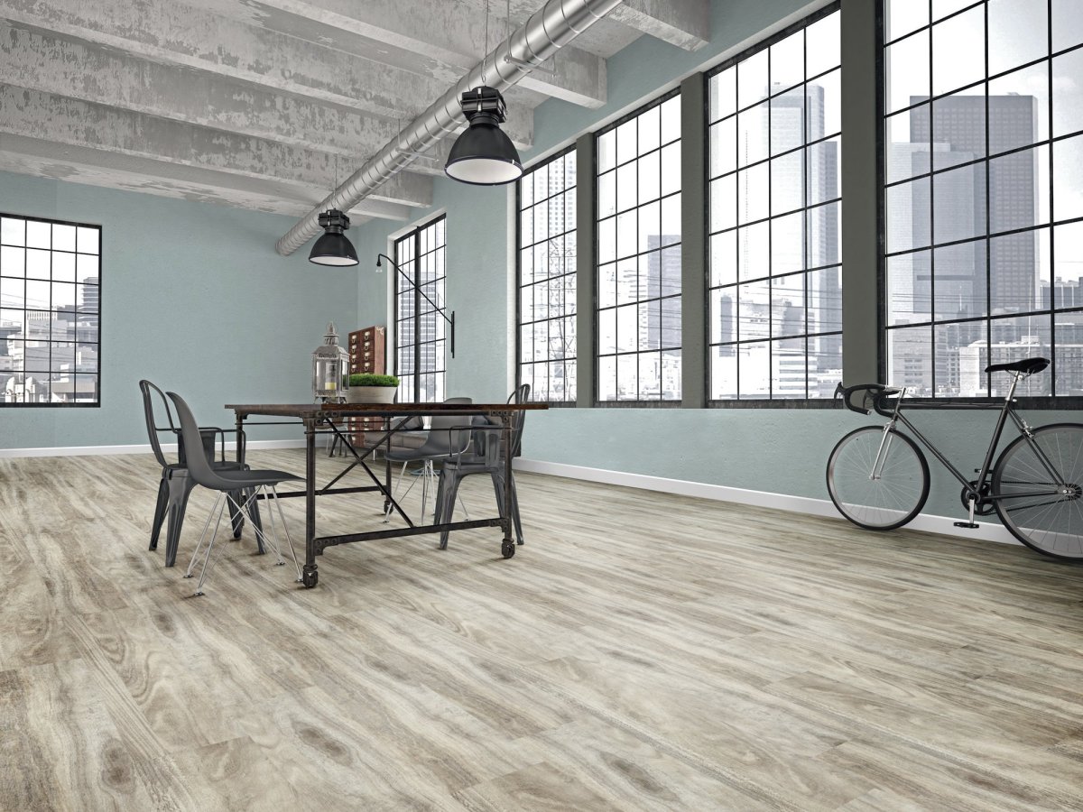 Отделка балкона ламинатом стены