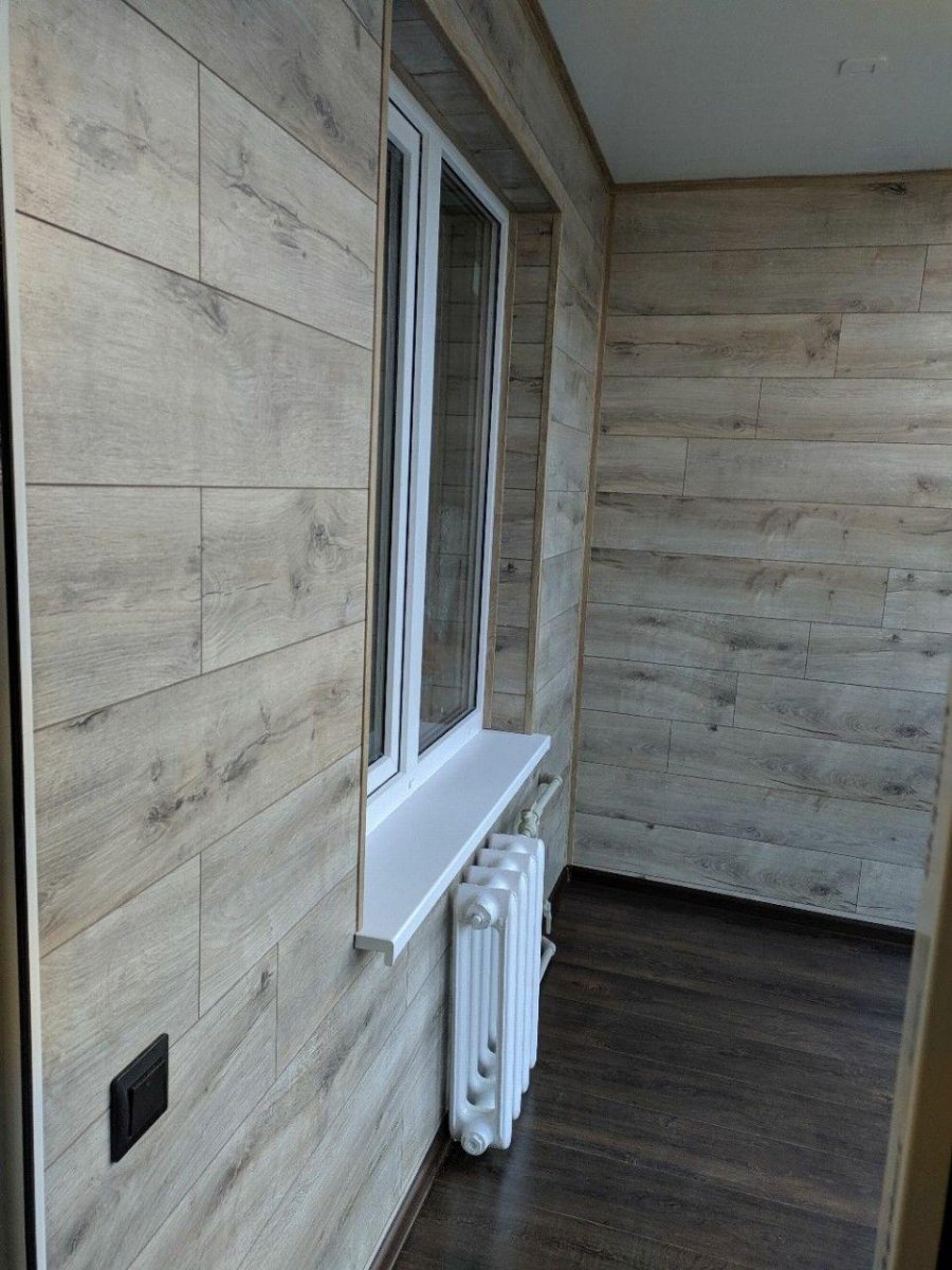 Кварцвиниловая плитка на балконе