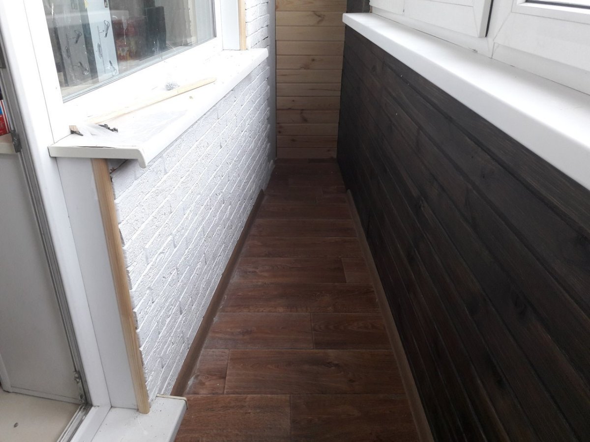 Отделка лоджии кирпичиками