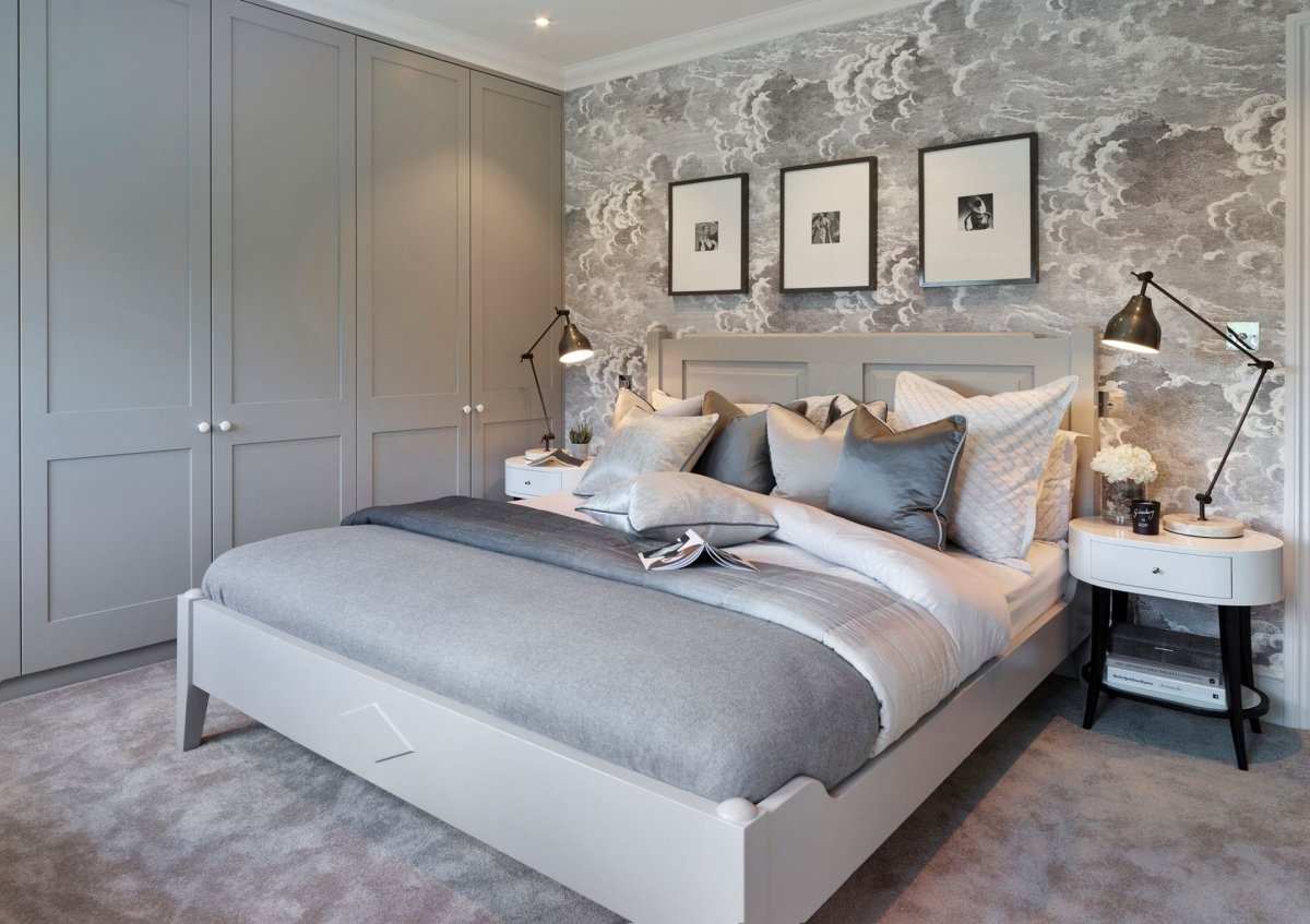Спальня в серо белых тонах