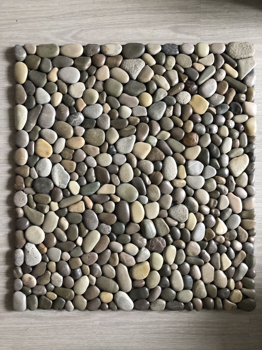 Коврик в ванную из камушков