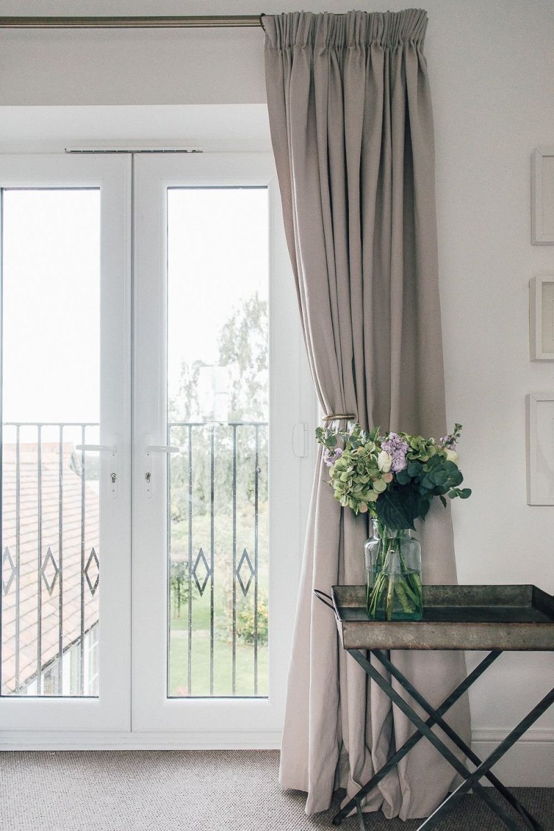 Шторы на балконную дверь