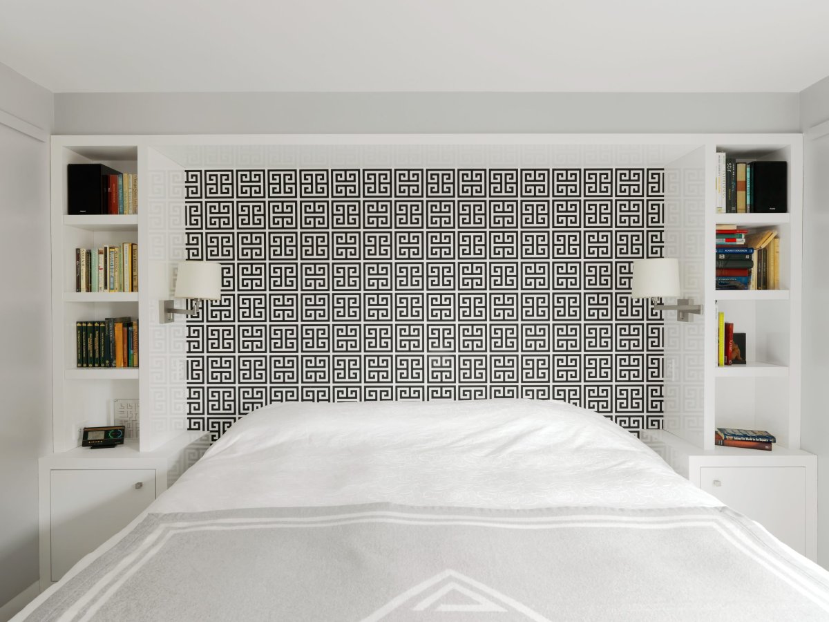 Ниши над кроватью