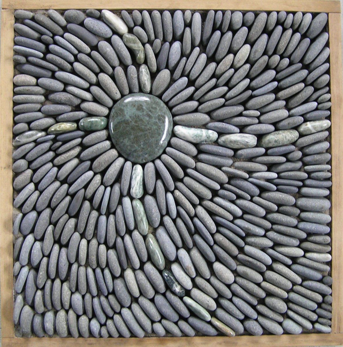 Мозаики из гальки