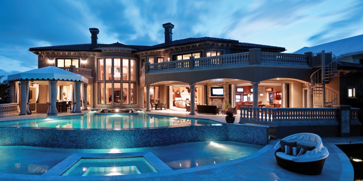 Огромные огромные дома с бассейном