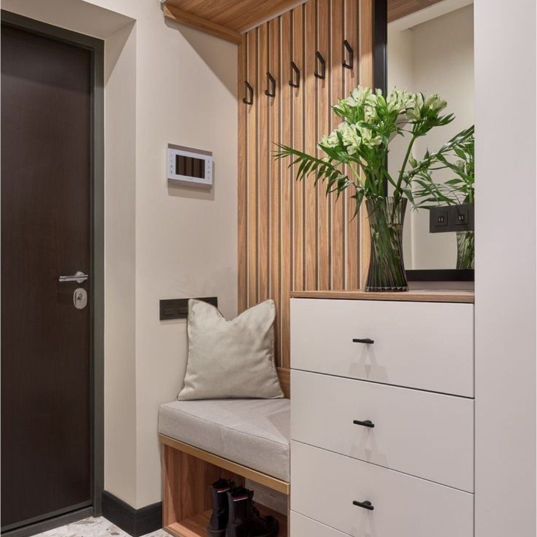 Длинная прихожая