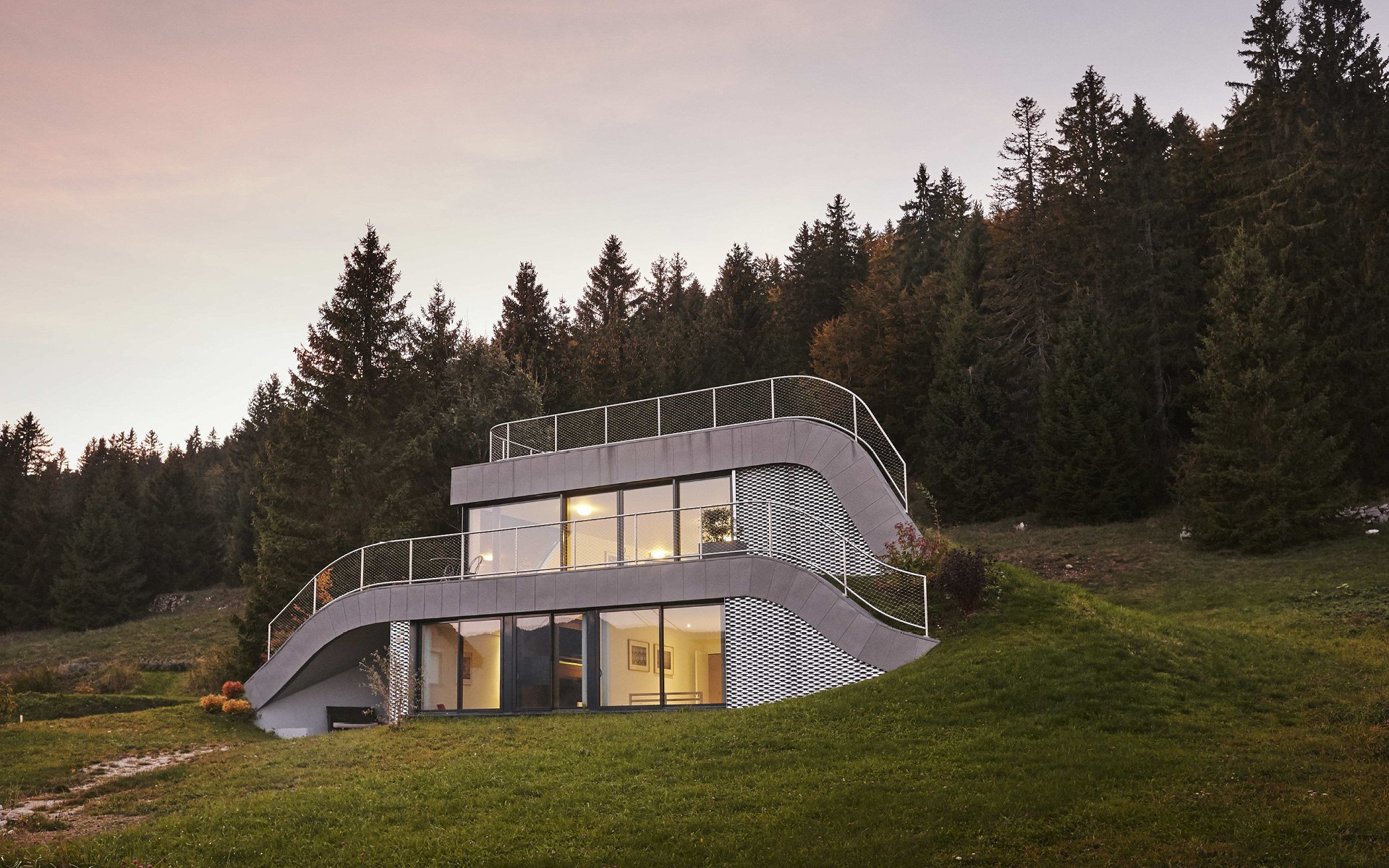 Строительство на холмах. Даниэль Шиндлер Архитектор проекты в Швейцарии. Дом на Холме в Швейцарии.