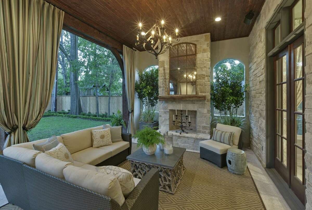 Лестница в классическом стиле