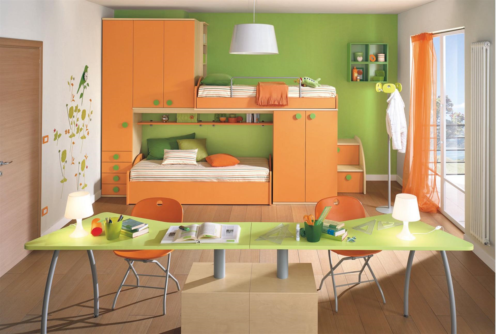 Мандарин мебель. Оранжево салатовый интерьер. Сочетание зеленого и оранжевого в интерьере. Детская мебель в оранжевом и салатовом цвете. Сочетание оранжевого и фисташкового в интерьере.