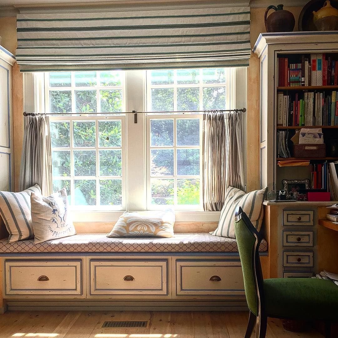 Угловое окно в интерьере