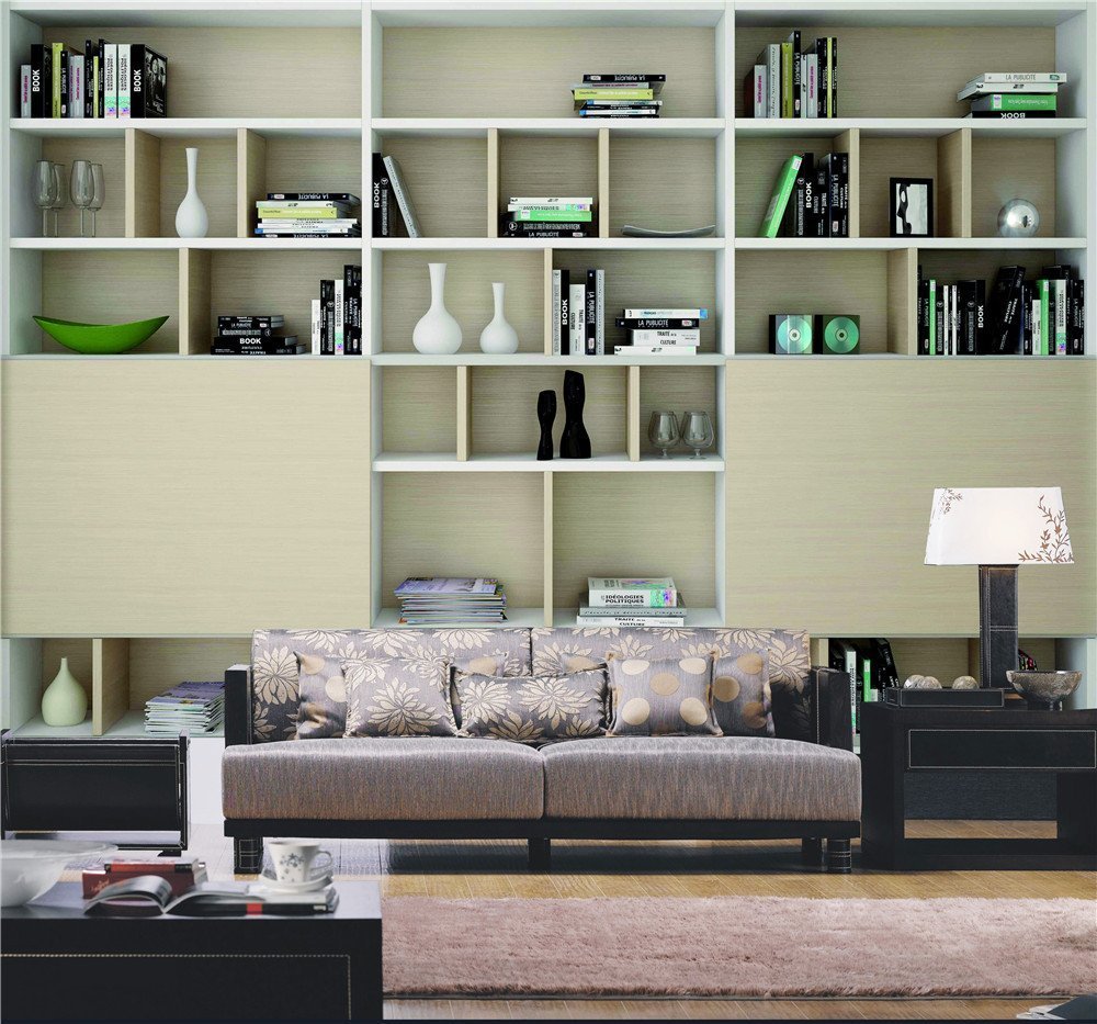 Декор стены в гостиной над диваном