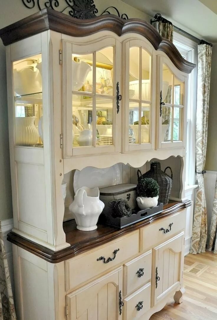 Старинные кухонные шкафы