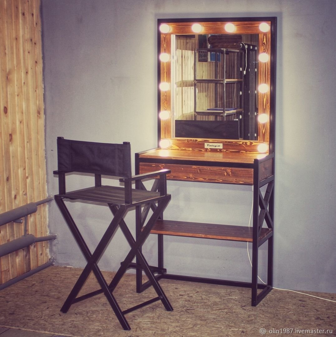 Гримерный стол визажиста лофт