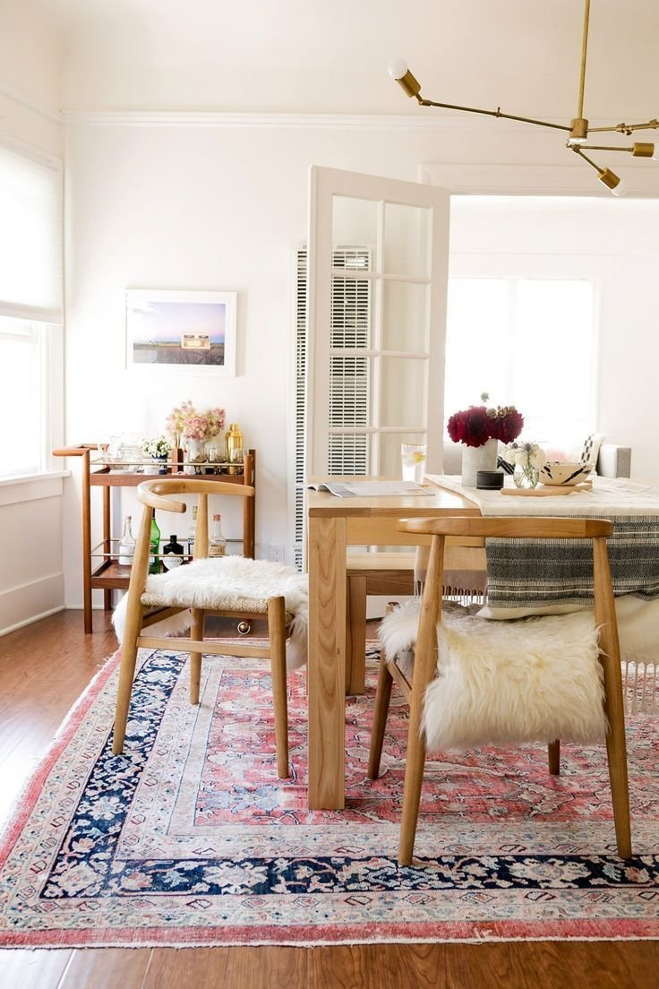 Старинный ковер в современном интерьере