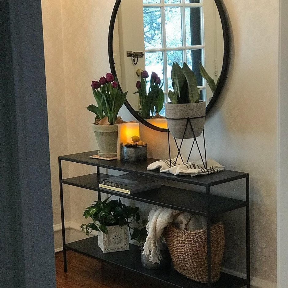 Столик в прихожую узкий