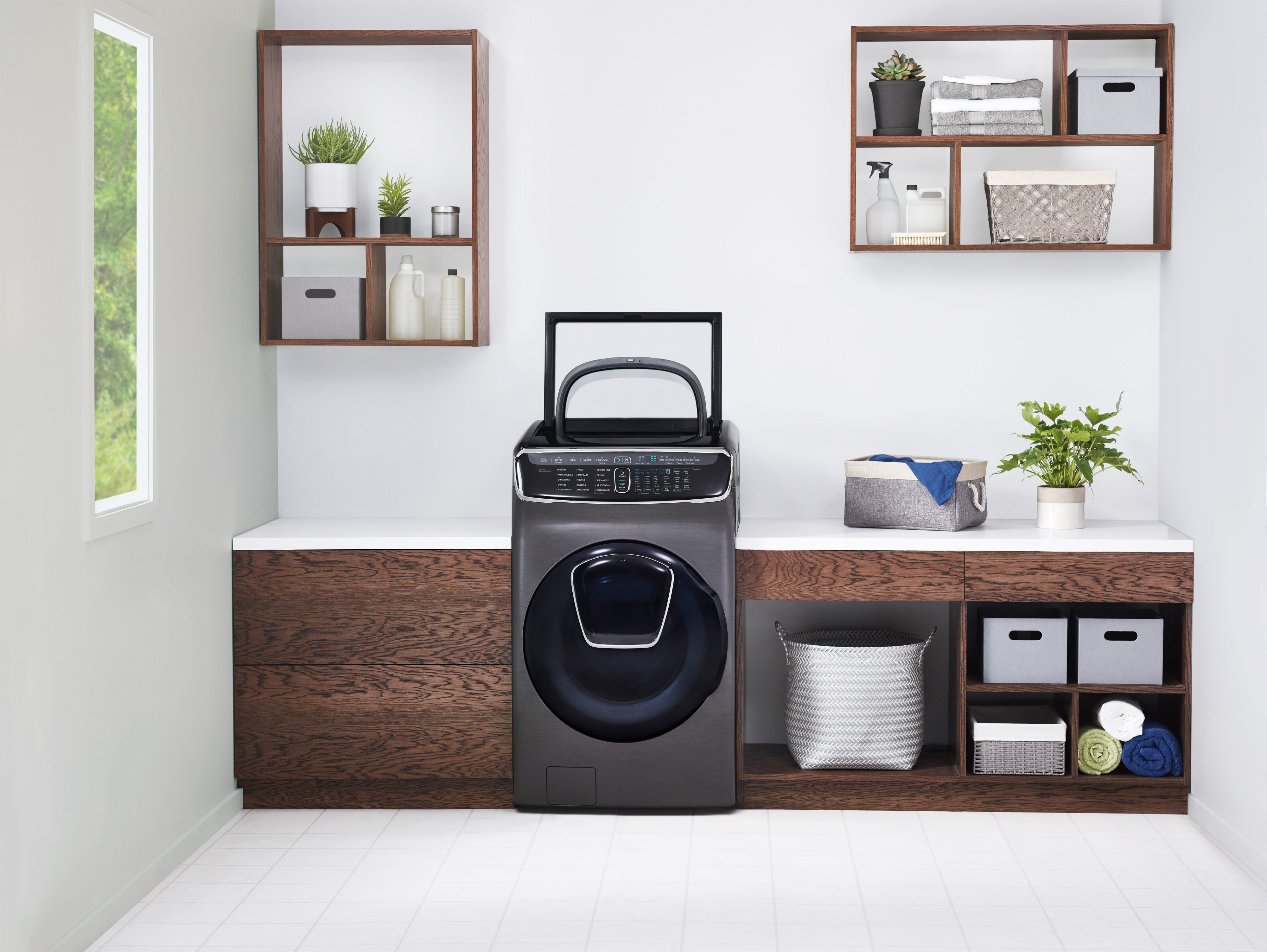 Laundry 1. Samsung Flex Wash стиральная машина. Стиральная машина в интерьере. Черная стиральная машина в интерьере. Стиральная машина в современном интерьере.
