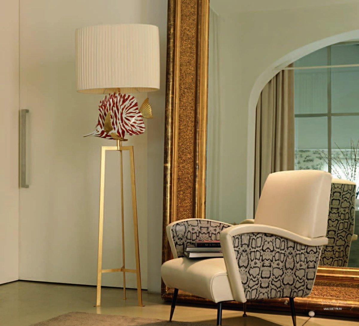 Торшер в интерьере гостиной