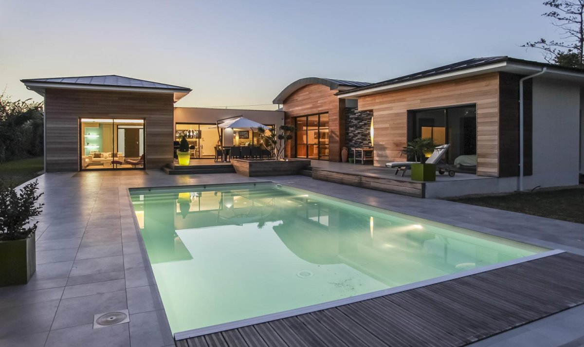 Одноэтажный дом с бассейном