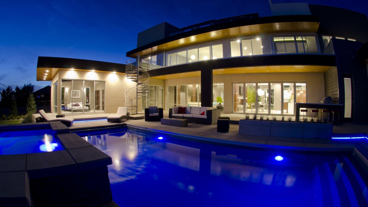 Четырёхэтажный особняк с бассейном в Нью-Йорке