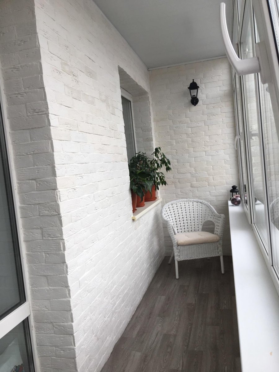 Зона отдыха на балконе