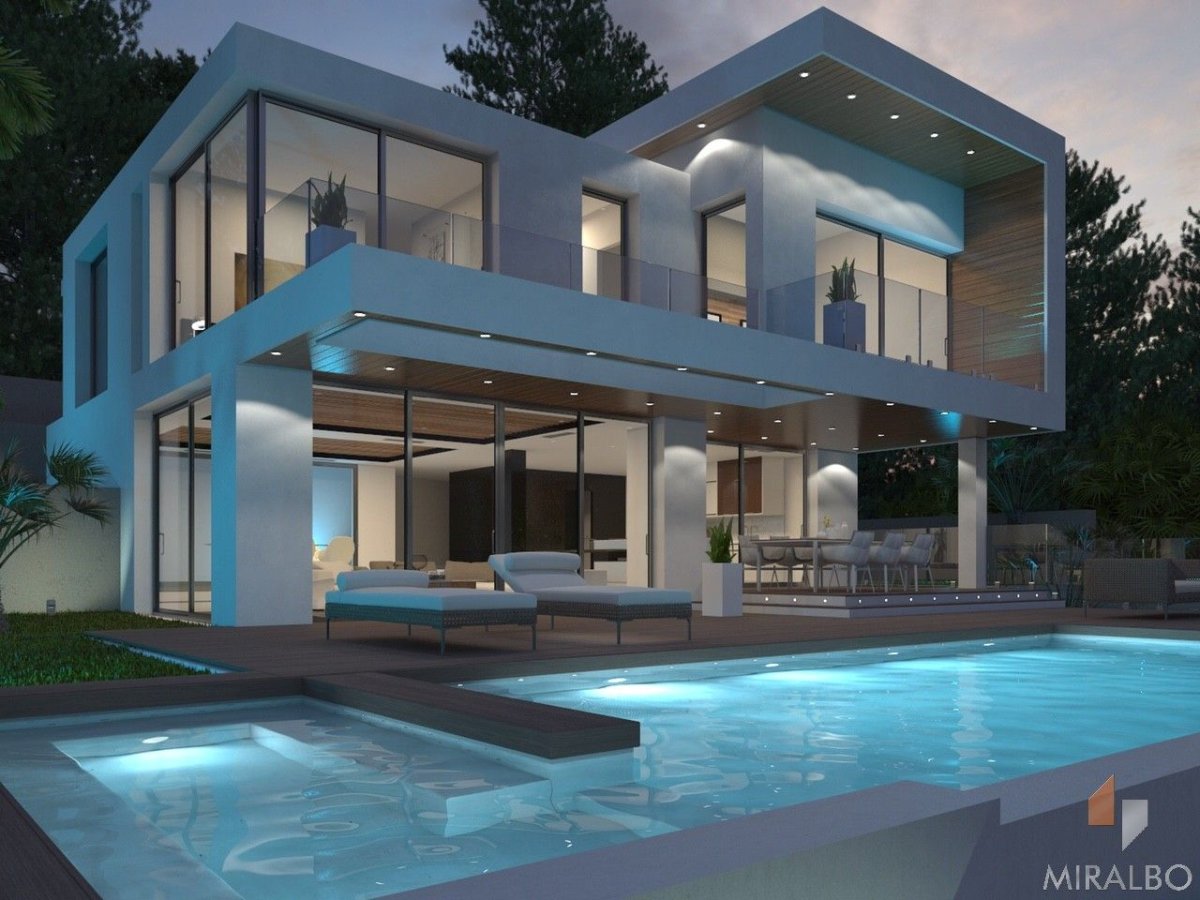 Двухэтажный дом с террасой и бассейном