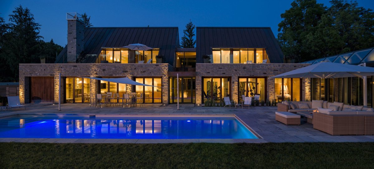 Четырёхэтажный особняк с бассейном в Нью-Йорке