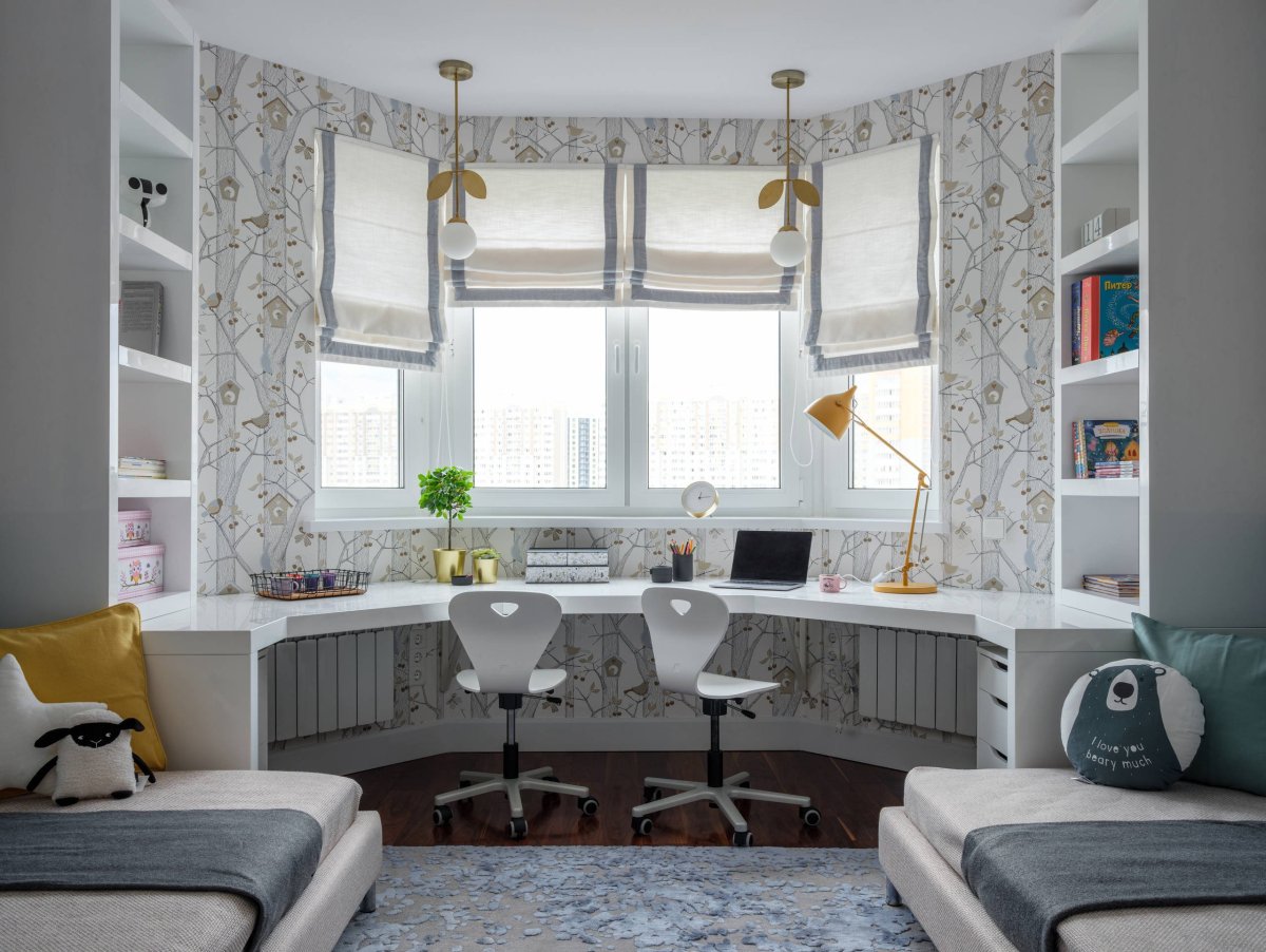 Мягкий подоконник в гостиной