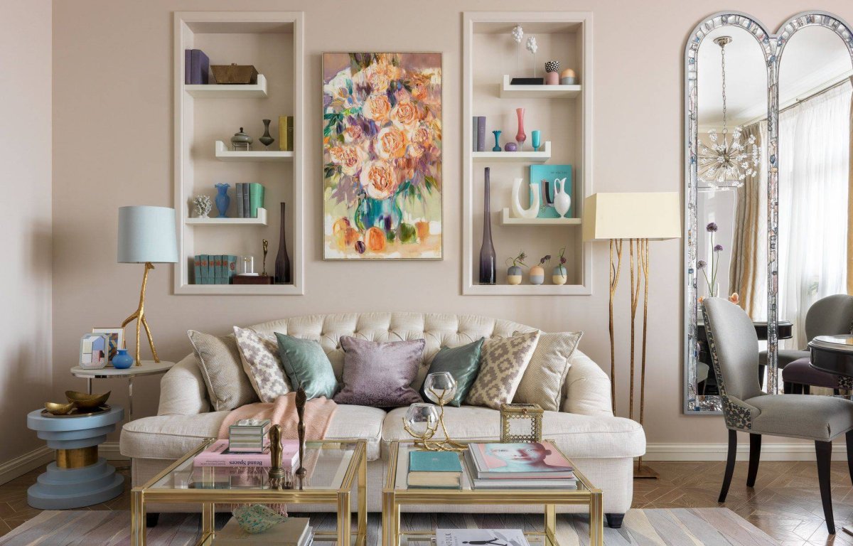 Пространство над диваном