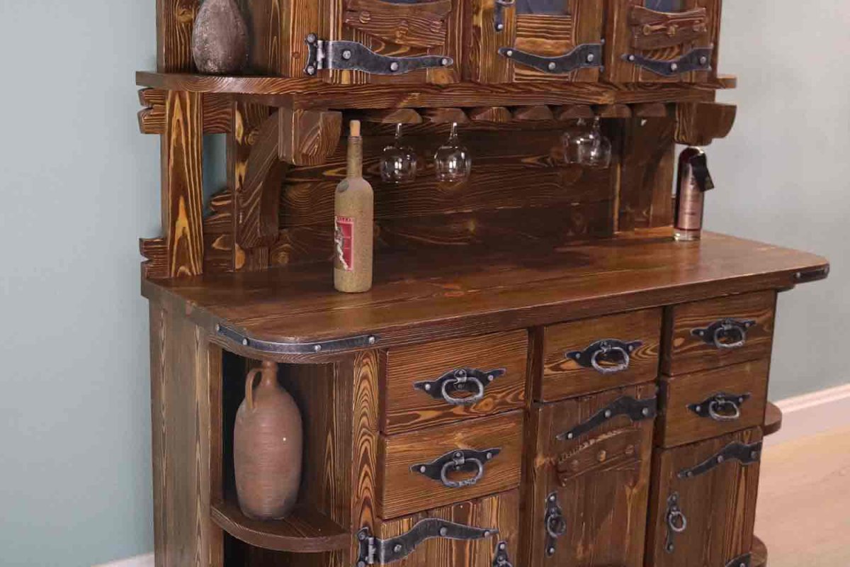 Кухня в старинном стиле