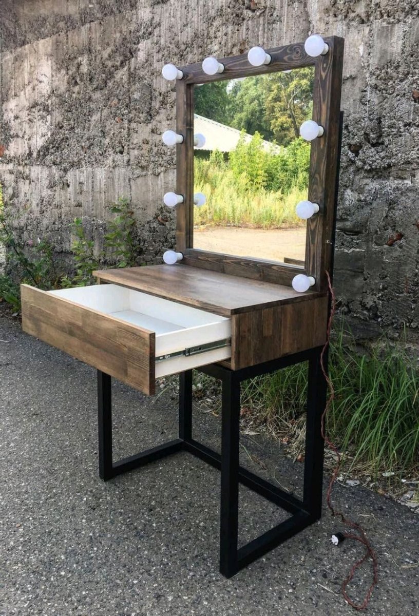 Гримерный стол визажиста лофт