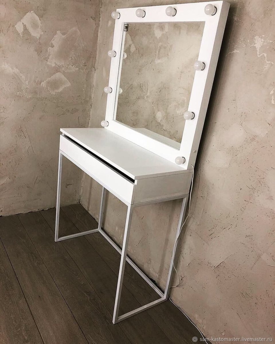 Косметический столик в стиле лофт