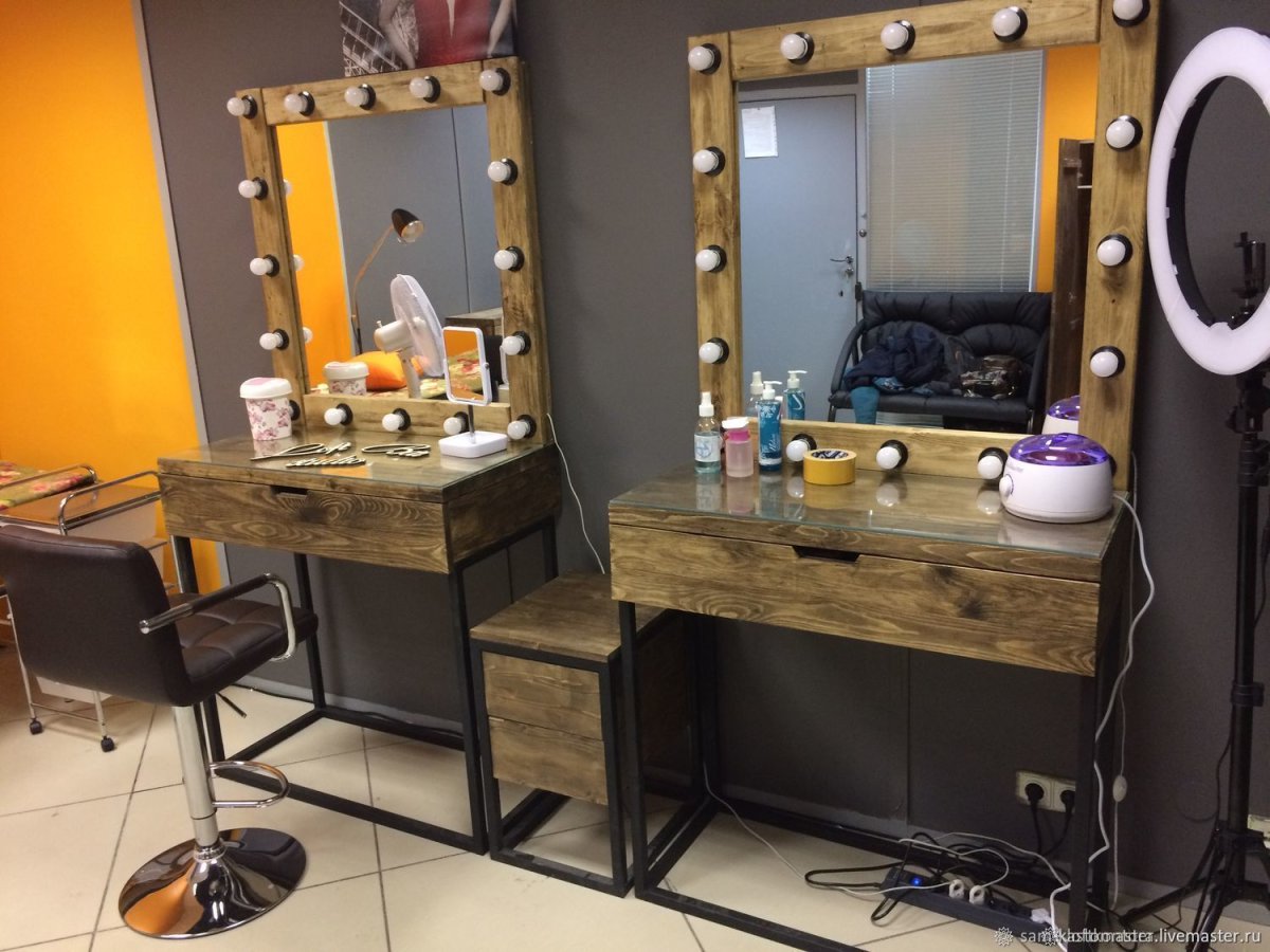 Гримерный столик в стиле лофт
