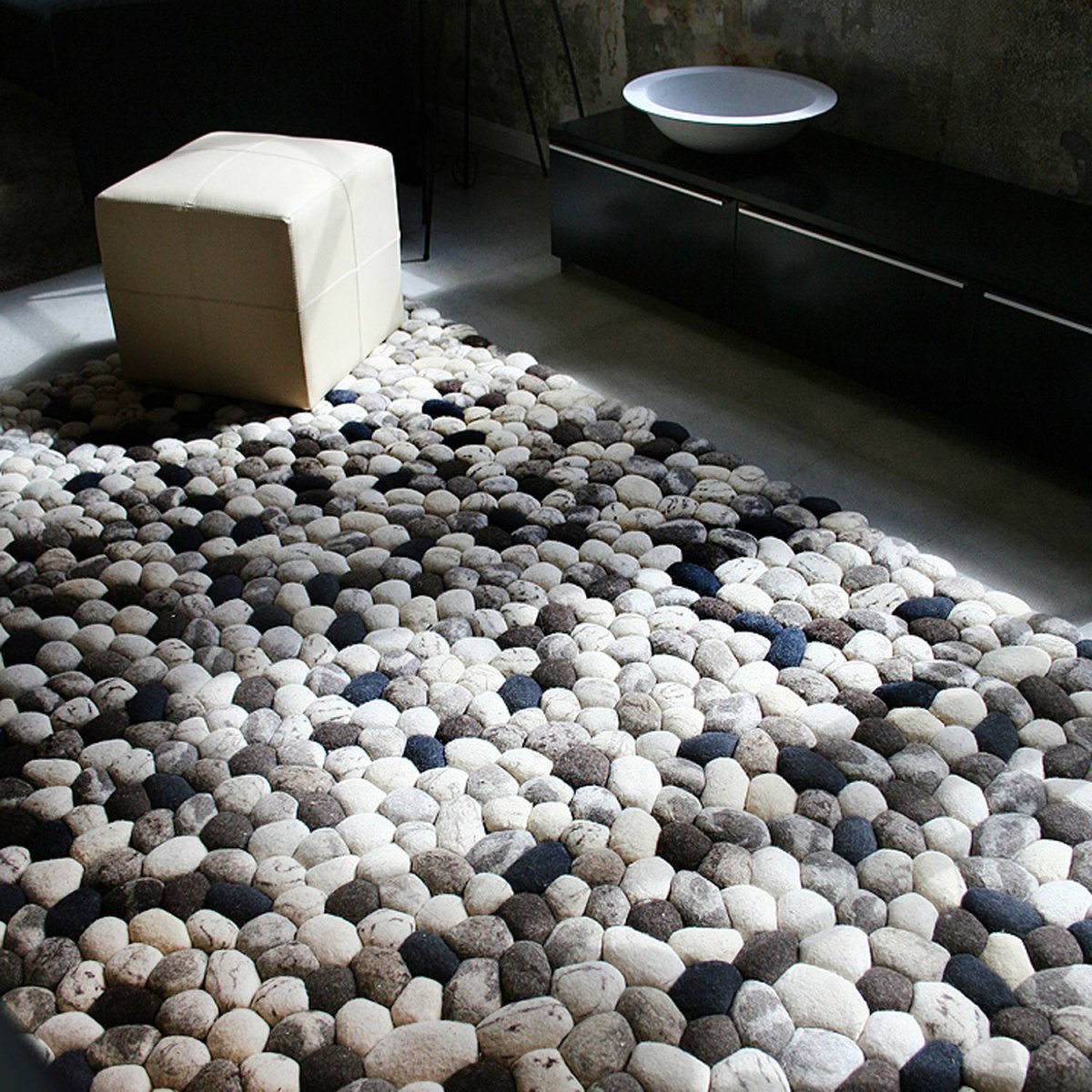 Галька в интерьере квартиры